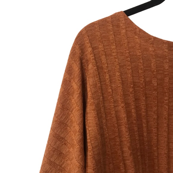 Like new LuLaRoe Lindsey medium (10-18) pumpkin ribbed kimono - Picture 3 of 6